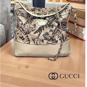 Authentic Gucci Leather Crossbody Bag chain and leather strap| rare Vintage Fall